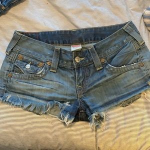 True Religion Joey cut off Jean shorts size 27